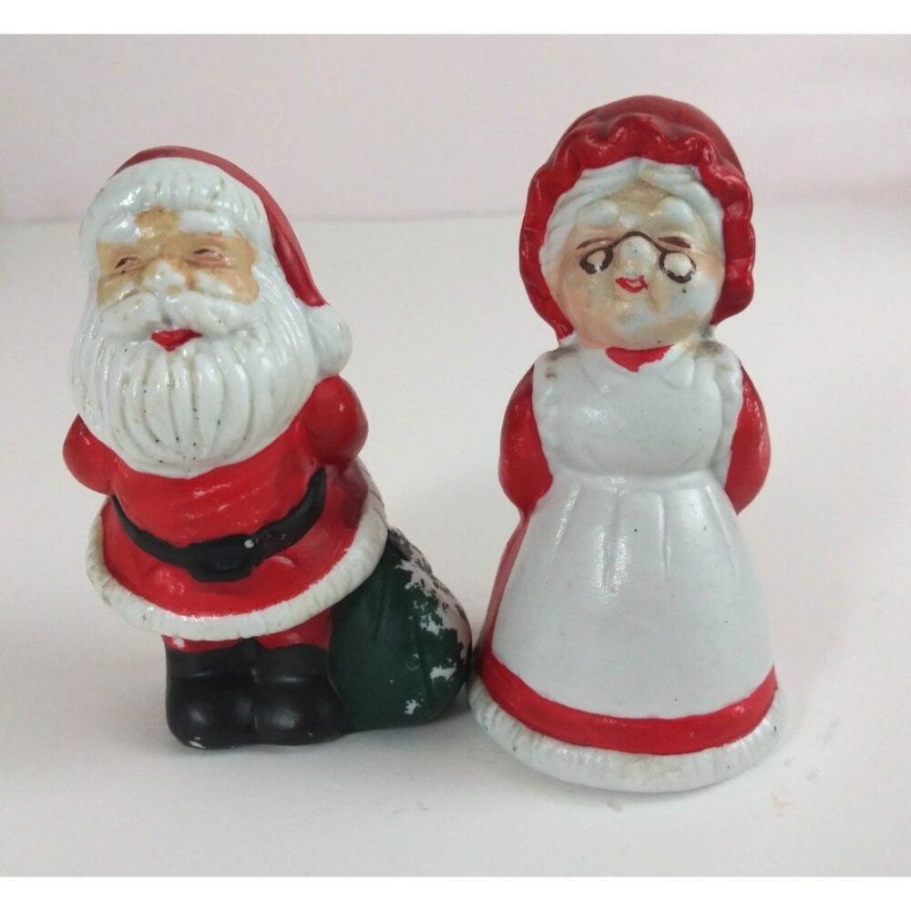 Vintage Santa & Mrs. Claus Christmas Salt & Pepper Shakers